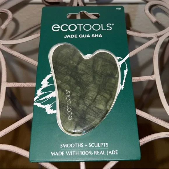Gua Sha Stone Beauty Tool, Jade β EcoTools - Picture 3 of 17